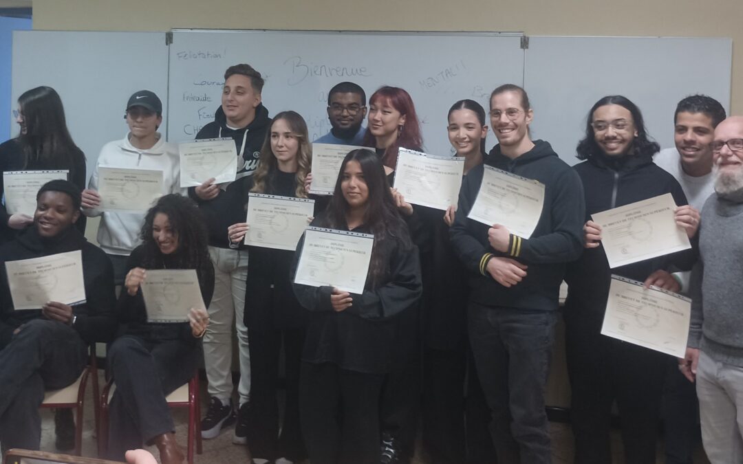 Cérémonie de remise des diplômes pour les BTS Prothésiste dentaire et Support à l’Action Managériale 2024 au CFBT !