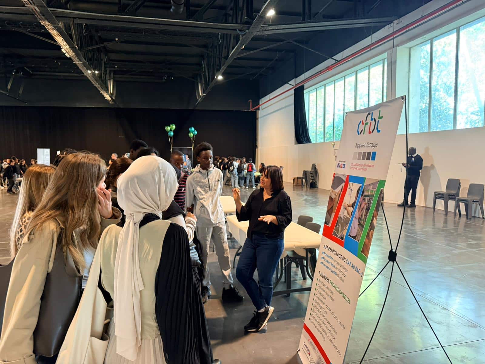 service-sourcing-forum-jeunes-candidats-apprentissage-formation-continue-adef-cfbt