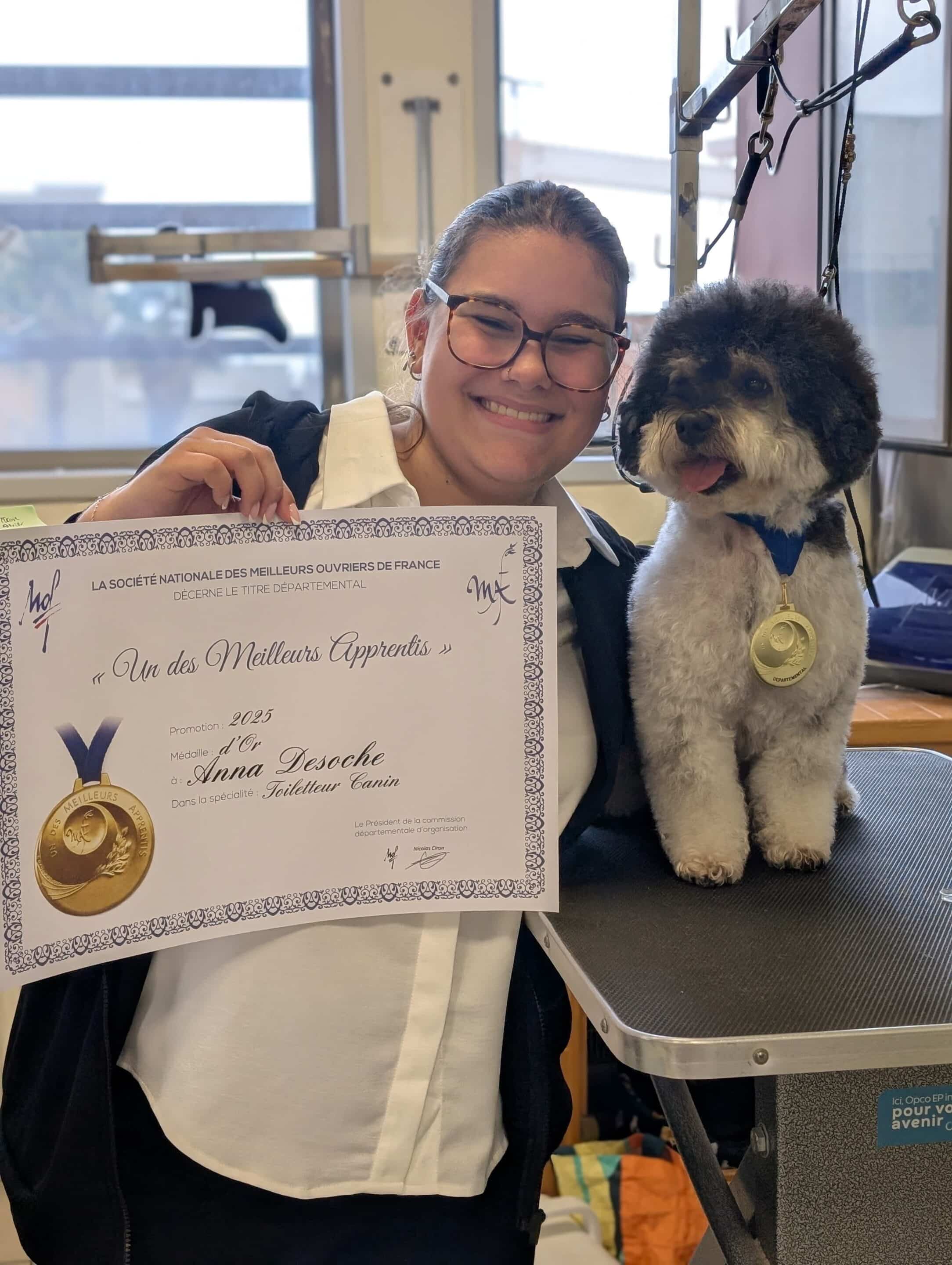 Anna DESOCHE apprentie du cfbt meilleure apprentie de france 2025 en toilettage canin